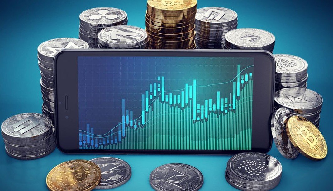 Long-Term Investing vs Active Trading in Crypto Long-Term Investing vs Active Trading in Crypto
